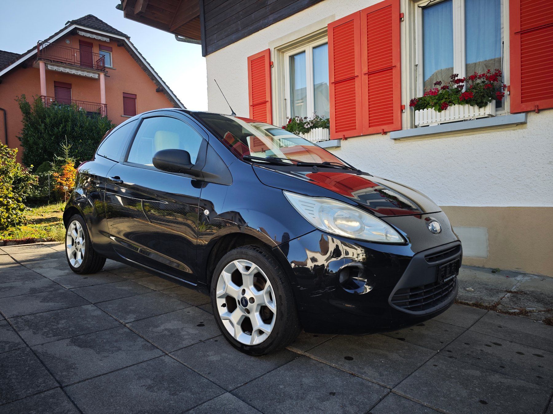 Ford Automobili: Ford Ka 1.25i Individual mit MFK – Usato da Oftringen venduto da loco_f