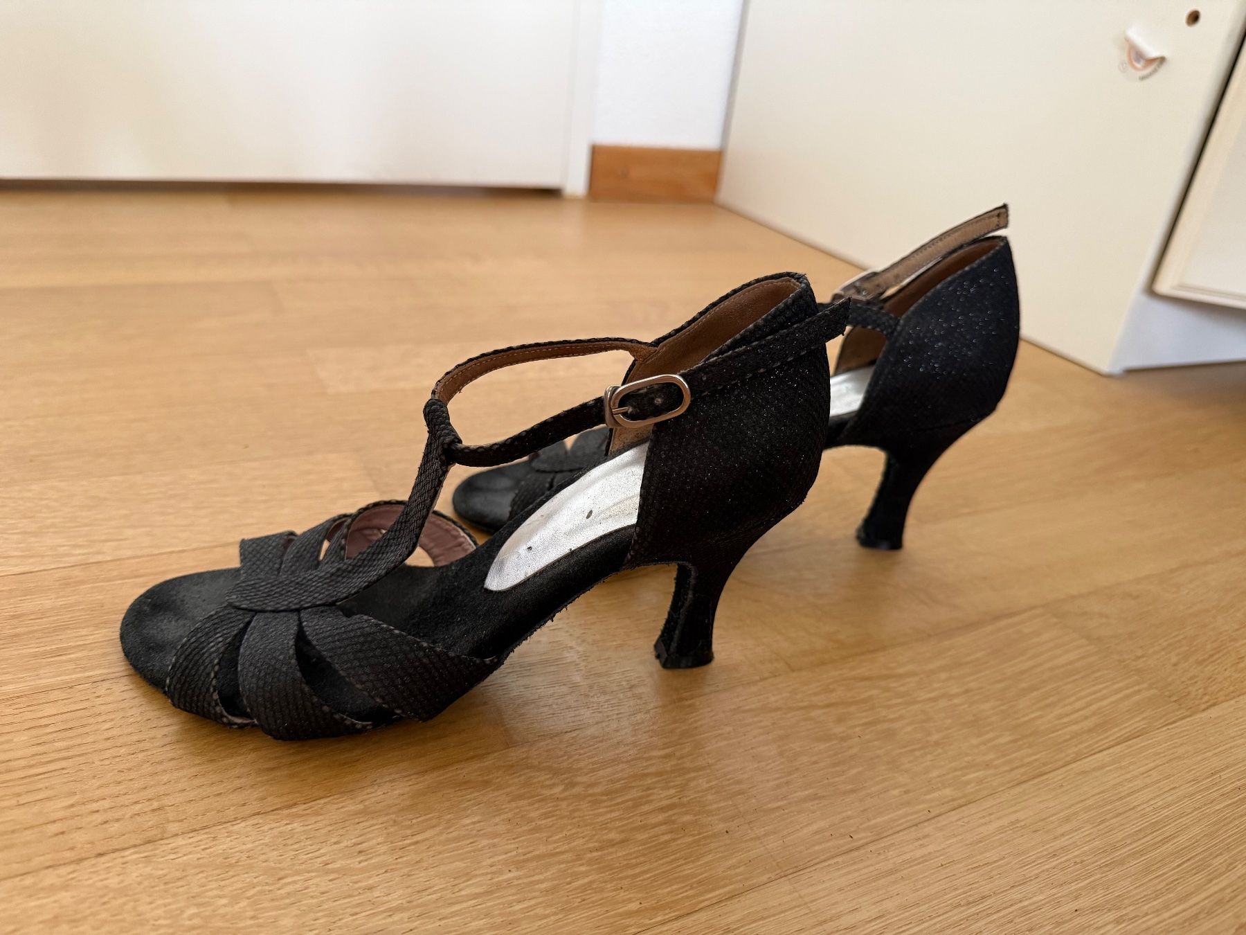 Chaussures femmes: Tanzschuhe Damen Grösse 38 – D'occasion à Basel par tobinho10 1