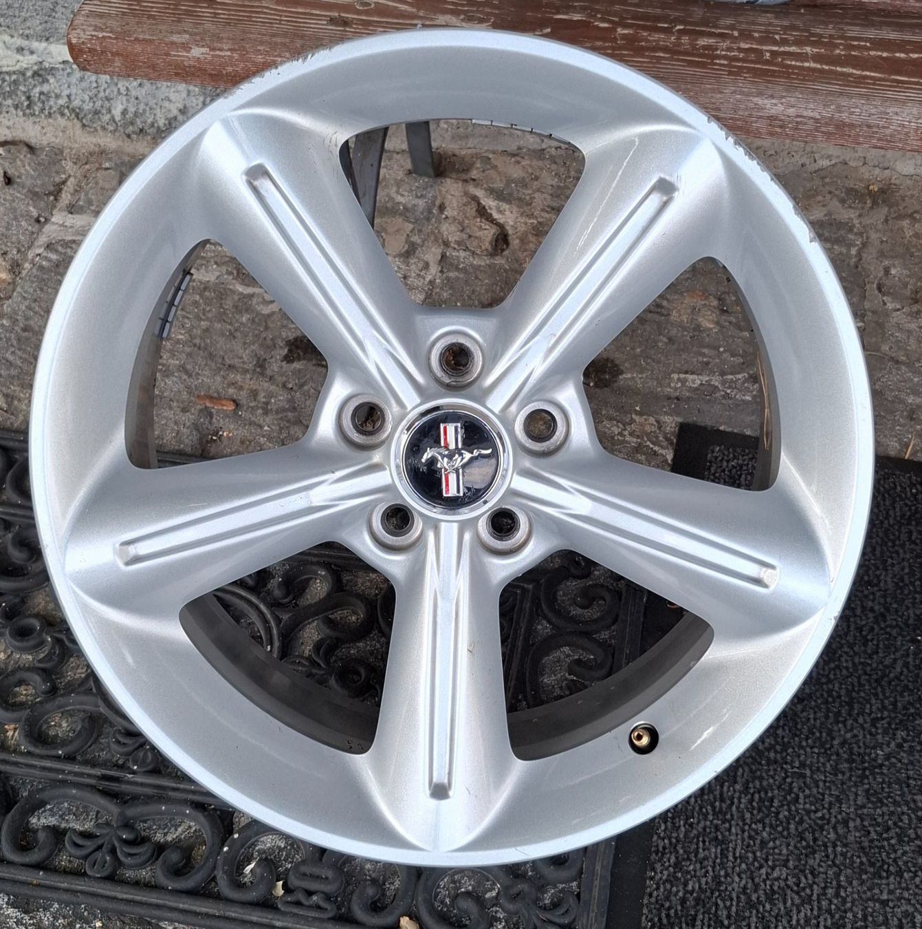 Ford Cerchioni: Cerchi originali Ford Mustang – Usato da Minusio venduto da cip_yby5 4