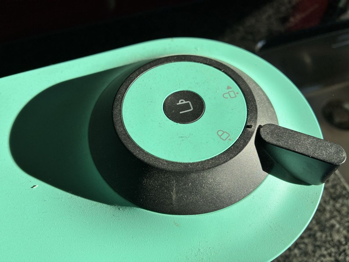 Nespresso Kaffeemaschinen & Espressomaschinen: Nespresso Vertuo Kaffeemaschine  – Neu (gemäss Beschreibung) aus Limpach von oberaschi 1