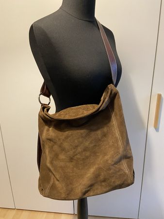 Schöne weiche Tasche aus Wildleder