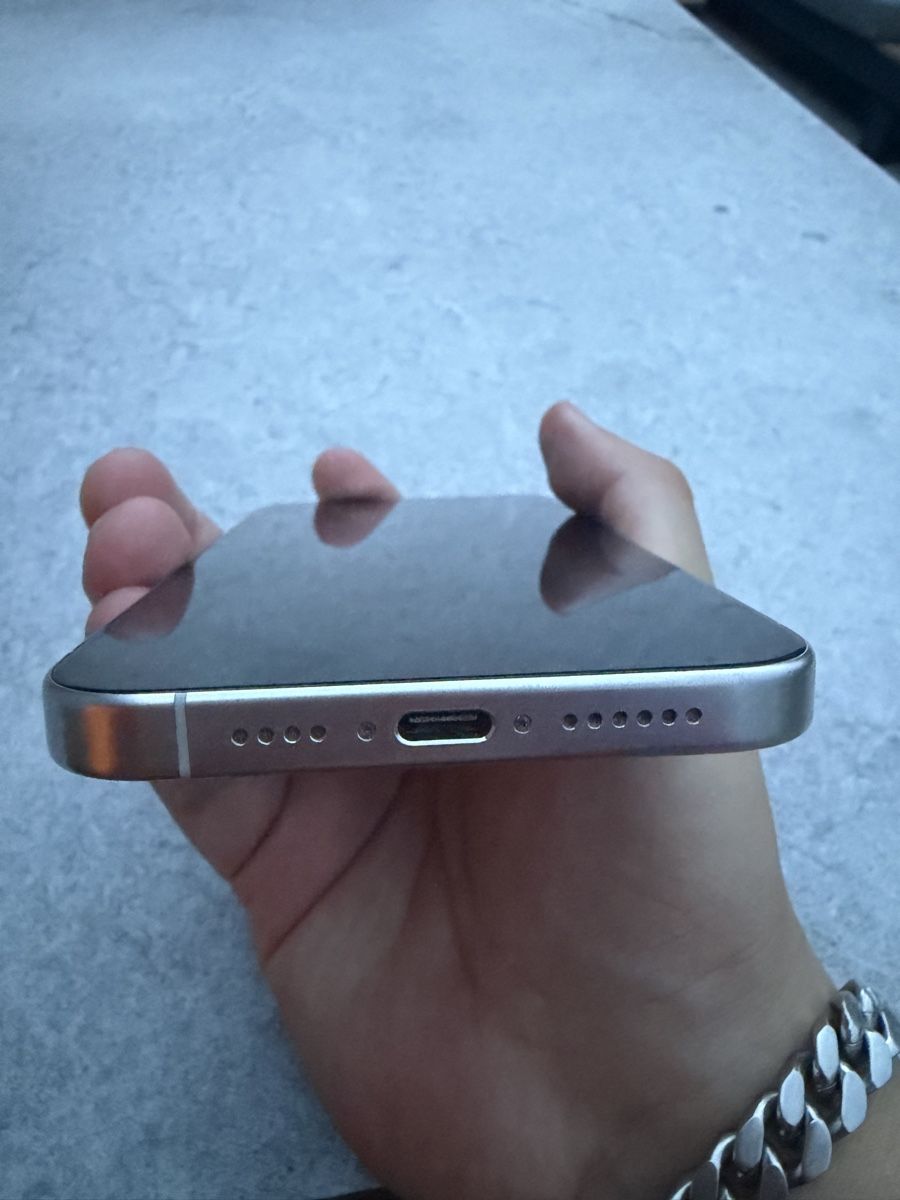 Apple Portables: iPhone 15 pro max – D'occasion à Zürich par Yoni_to 4