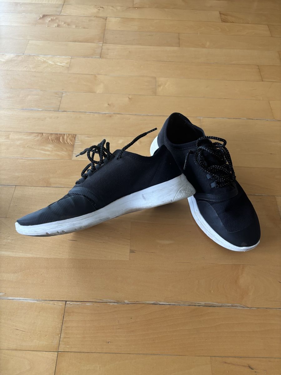 Lacoste Scarpe da uomo: Lacoste Black Trainers – Usato da Zürich venduto da BorjaCastillo 1