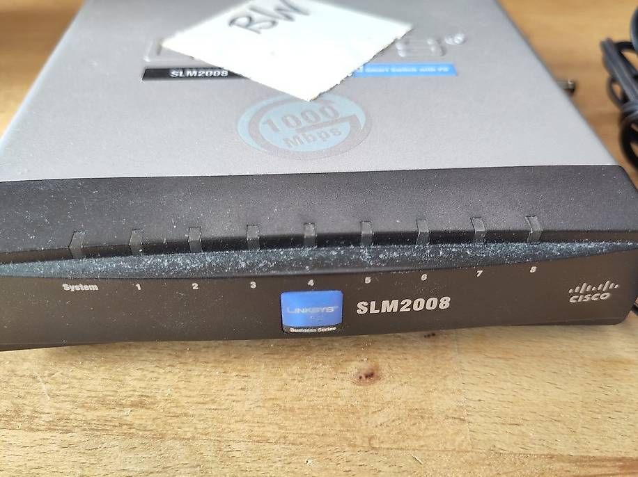 Hub & Switch: Linksys Cisco - 8 Port Gigabit Switch SLM2008 – Usato da Schlieren venduto da dasrecht 1