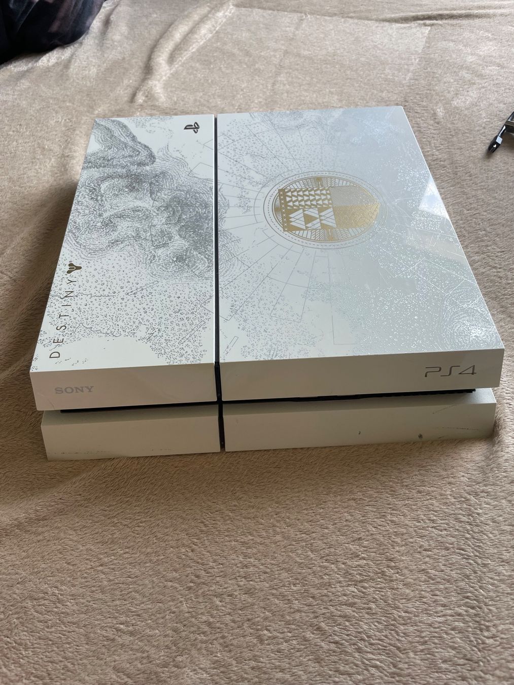 Sony Consoles: Sony PlayStation 4 Destiny Edition + 2 Controller & 4 Spiele – D'occasion à Niederwangen BE par m_s13 2