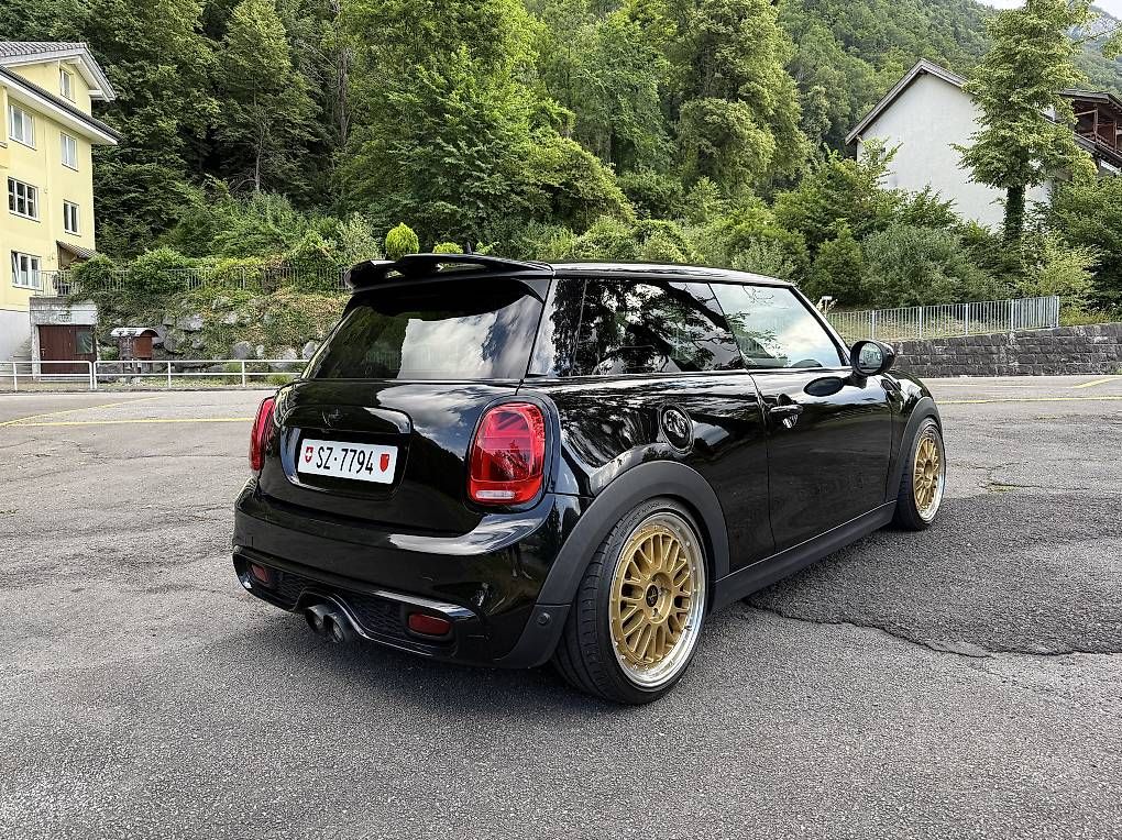 Autos: Mini Cooper S – D'occasion à Brunnen par medo1994 2