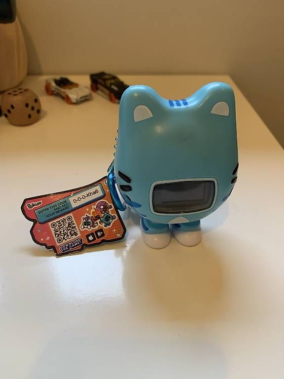 Figuren: Beep Boop – Gebraucht aus Genève von steve-cyprien