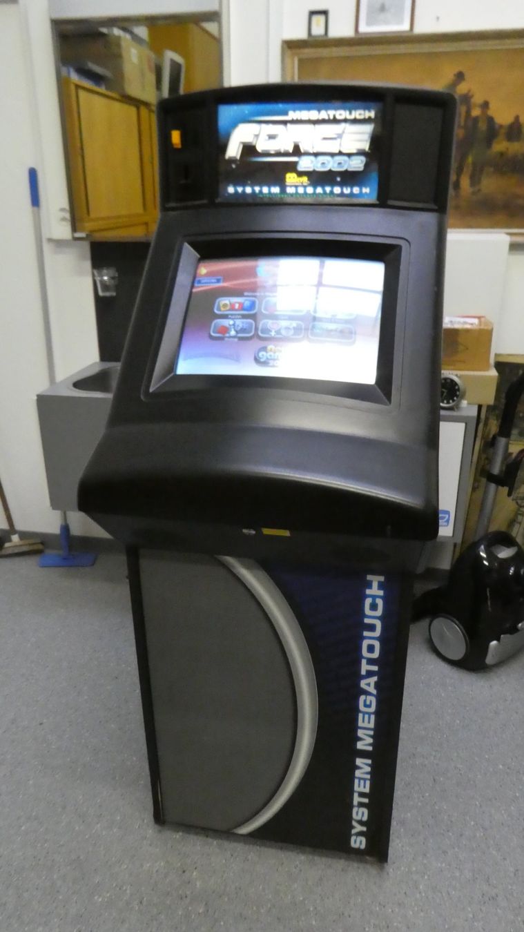 Slot Machine: Standautomat Megatouch Force 2002 – Usato da Lausen venduto da Vectrex1