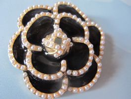 Elegante  Brosche im Schwarz/Gold/Per...