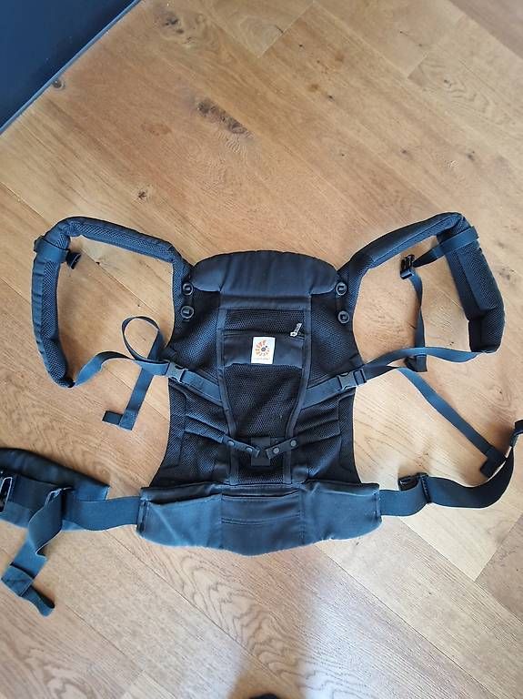 Ergo Baby Marsupi portabebè: Ergobaby Trage inkl. Regencover – Usato da Rüfenacht BE venduto da Fbmw