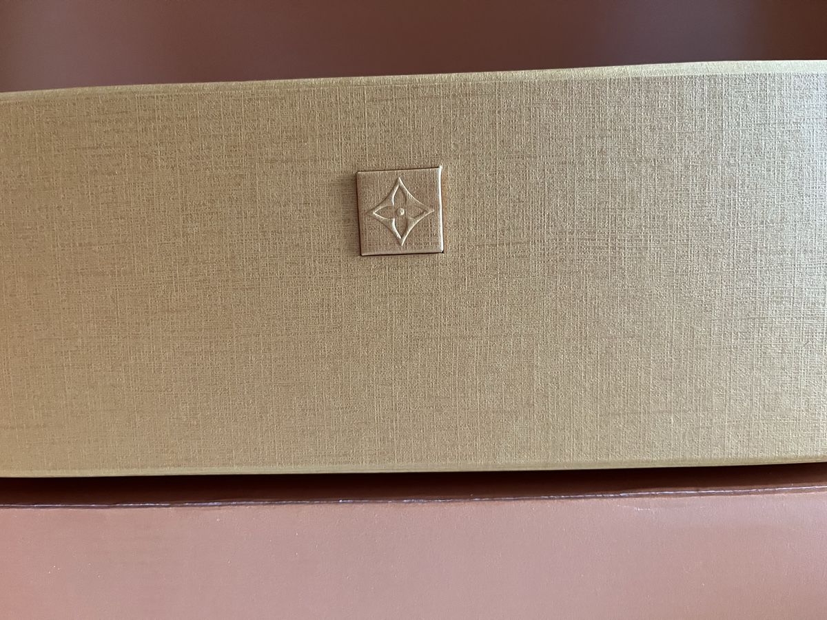 Louis Vuitton Parfums & Eau de Toilette: Louis Vuitton Elves Eau de Parfum 100ml Boxed – Neuf avec emballage d'origine à Reinach BL par pinklemonade 1