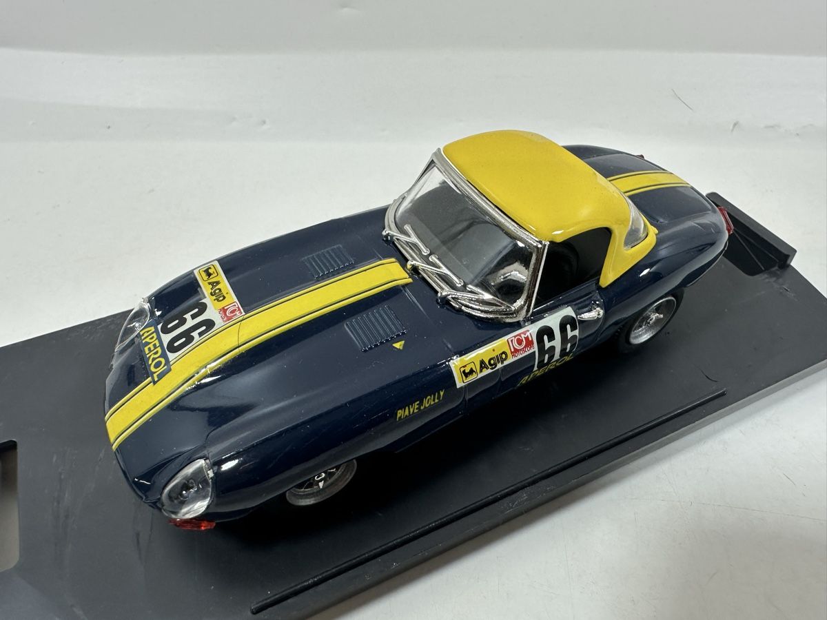 Jaguar Modellini d'auto: 1961 Jaguar E Type 1:43, inkl. Acrylbox, BEST MODEL – Nuovo (secondo la descrizione) da Zofingen venduto da rf9_x2xt 1