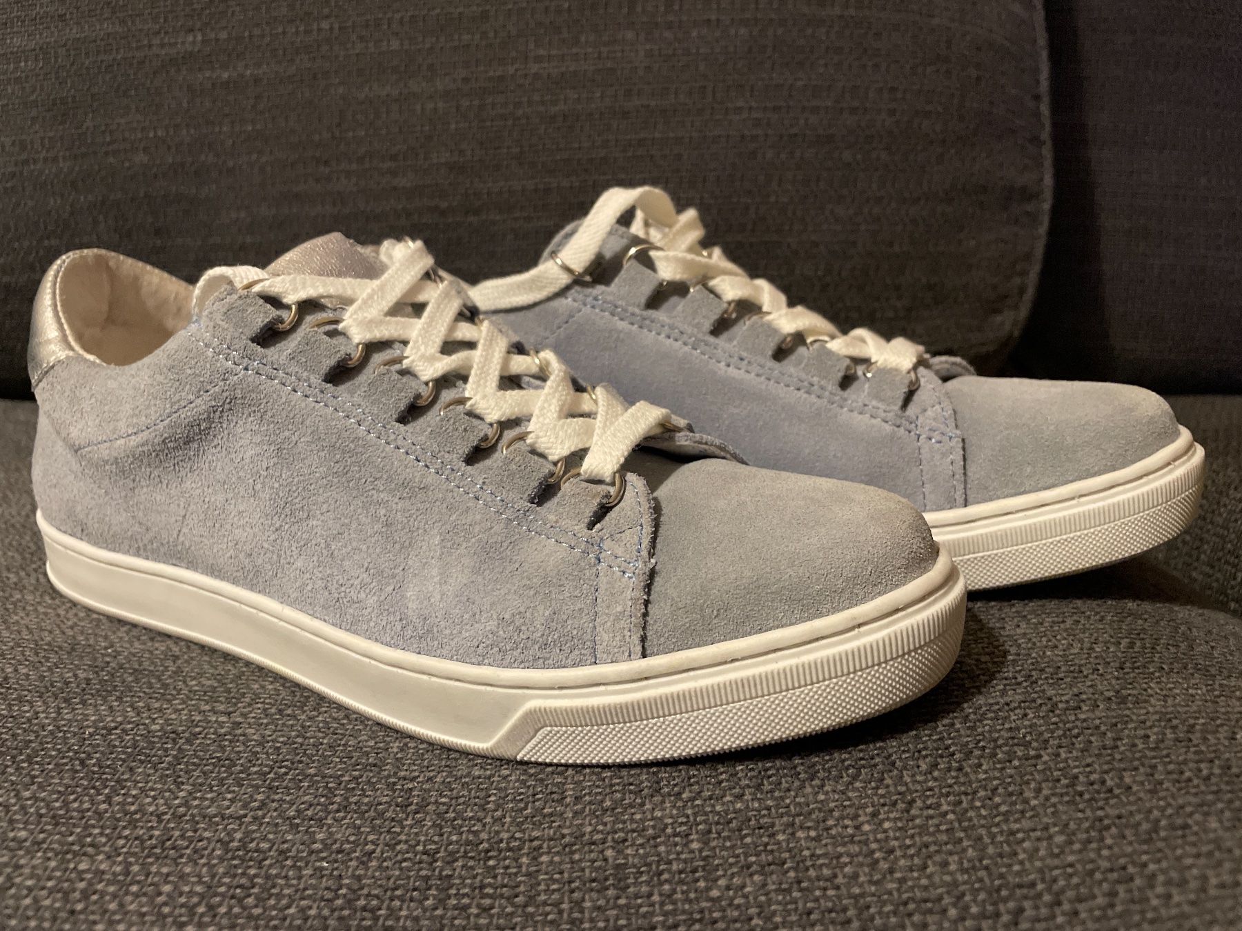 Scarpe da donna: Stylische hellblaue SPM Wildleder Sneaker Gr. 36 – Usato da Frasnacht venduto da GracyStore