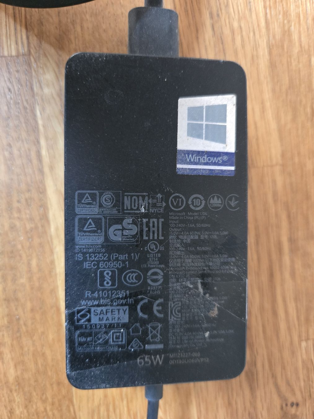 Microsoft Chargeur: Ladegerät Surface 7 – D'occasion à Fahrwangen par Salini