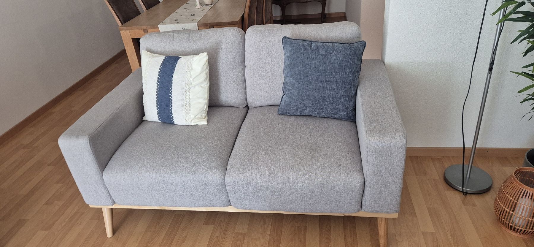 Divani: Stilvolles graues Sofa  2/3 Sitzer – Usato da Lengnau AG venduto da awa_9hdc 1