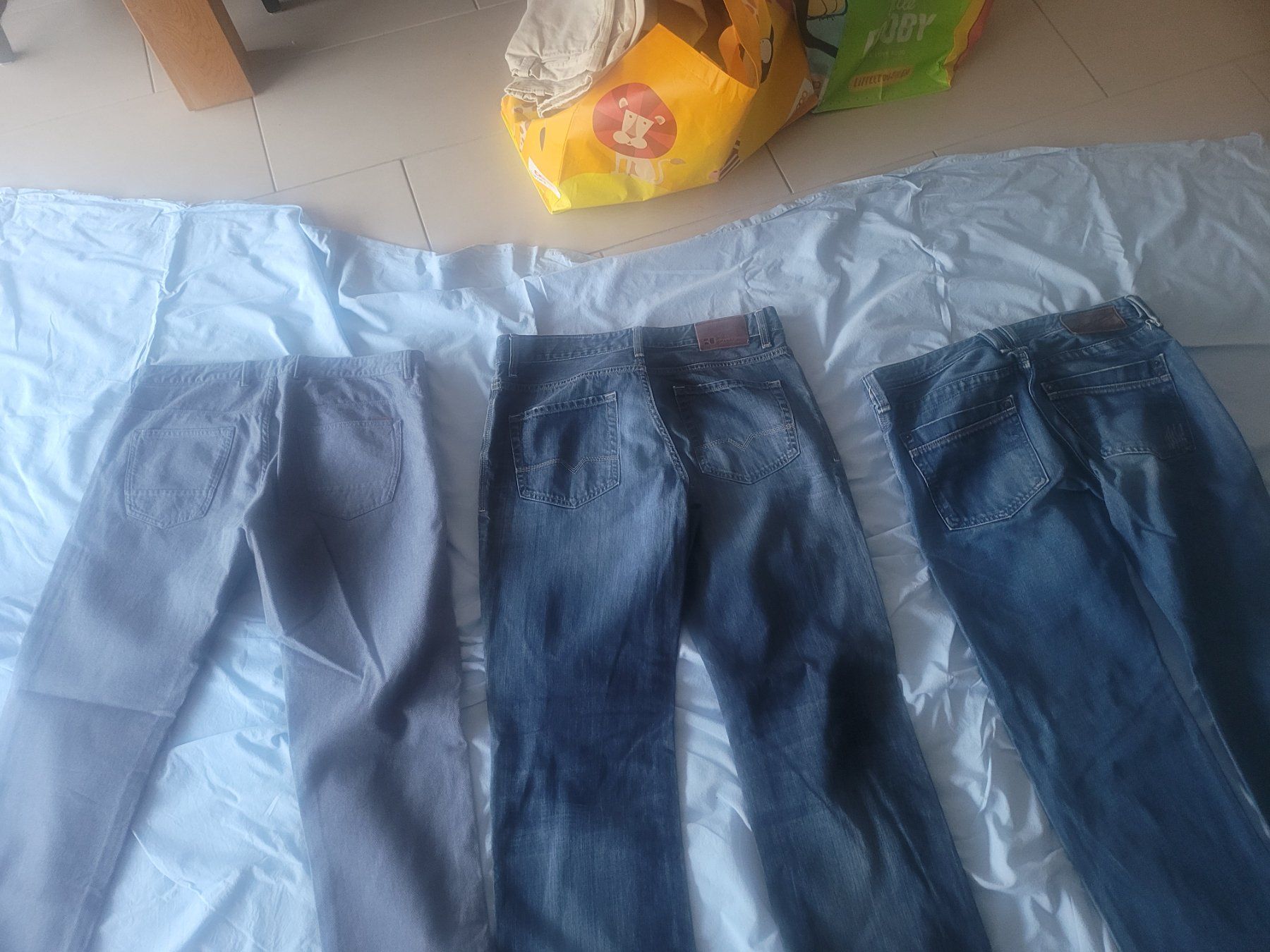 Lotti di vestiti: Marken-Kleider Bundle, getragen, verschiedene Marken – Usato da Fällanden venduto da gre_5k7w 5