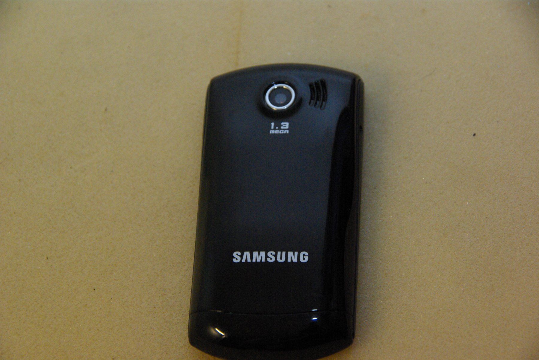 Samsung Telefoni cellulari / Smartphones: SAMSUNG GT-E2550 Monte Silver - Natel – Difettoso da Herisau venduto da Cevianer1844 1
