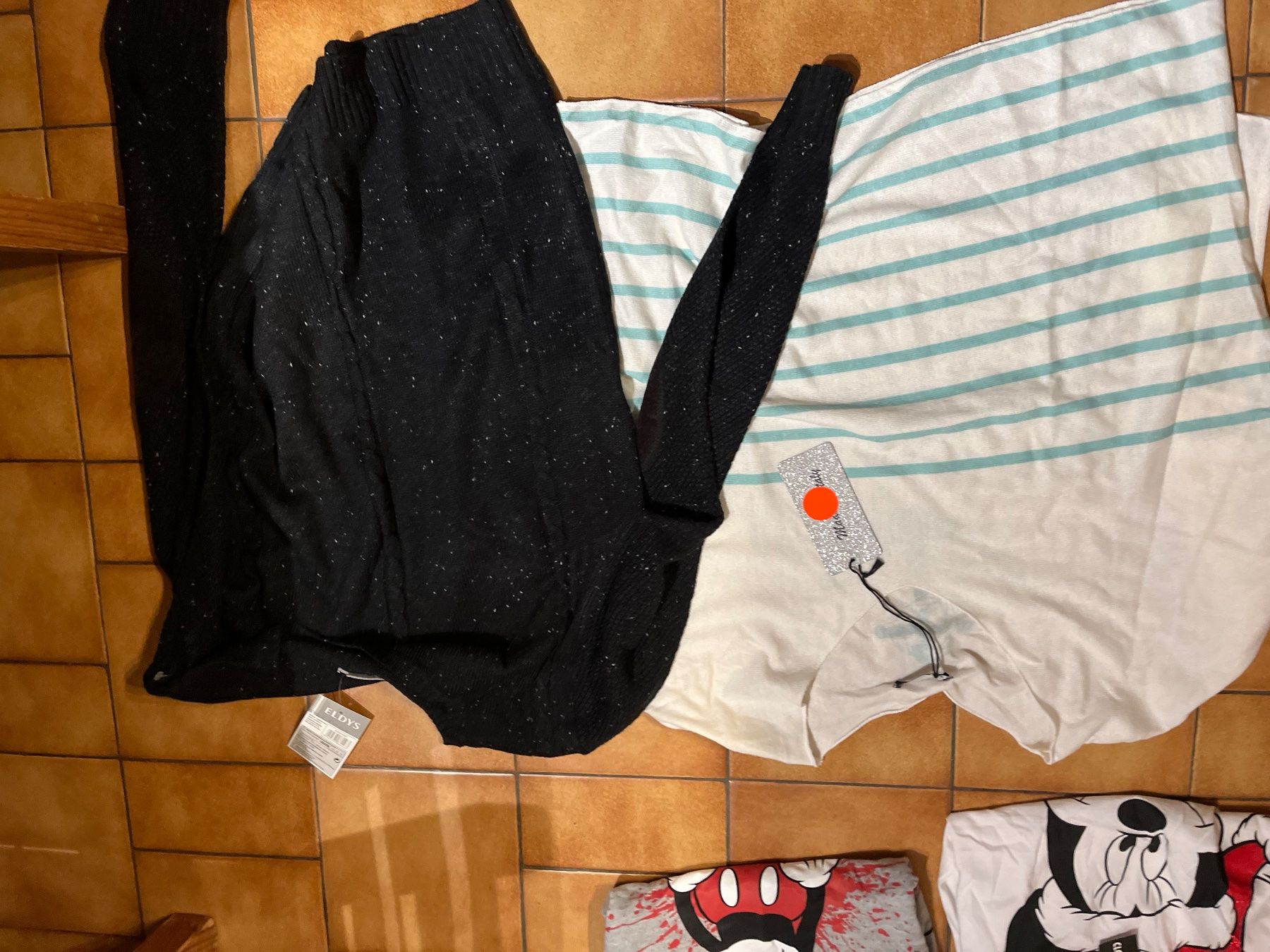 Kleiderpakete: Lot 7 habits Taille L maman – Neu und originalverpackt aus Veyrier von kimedovapa