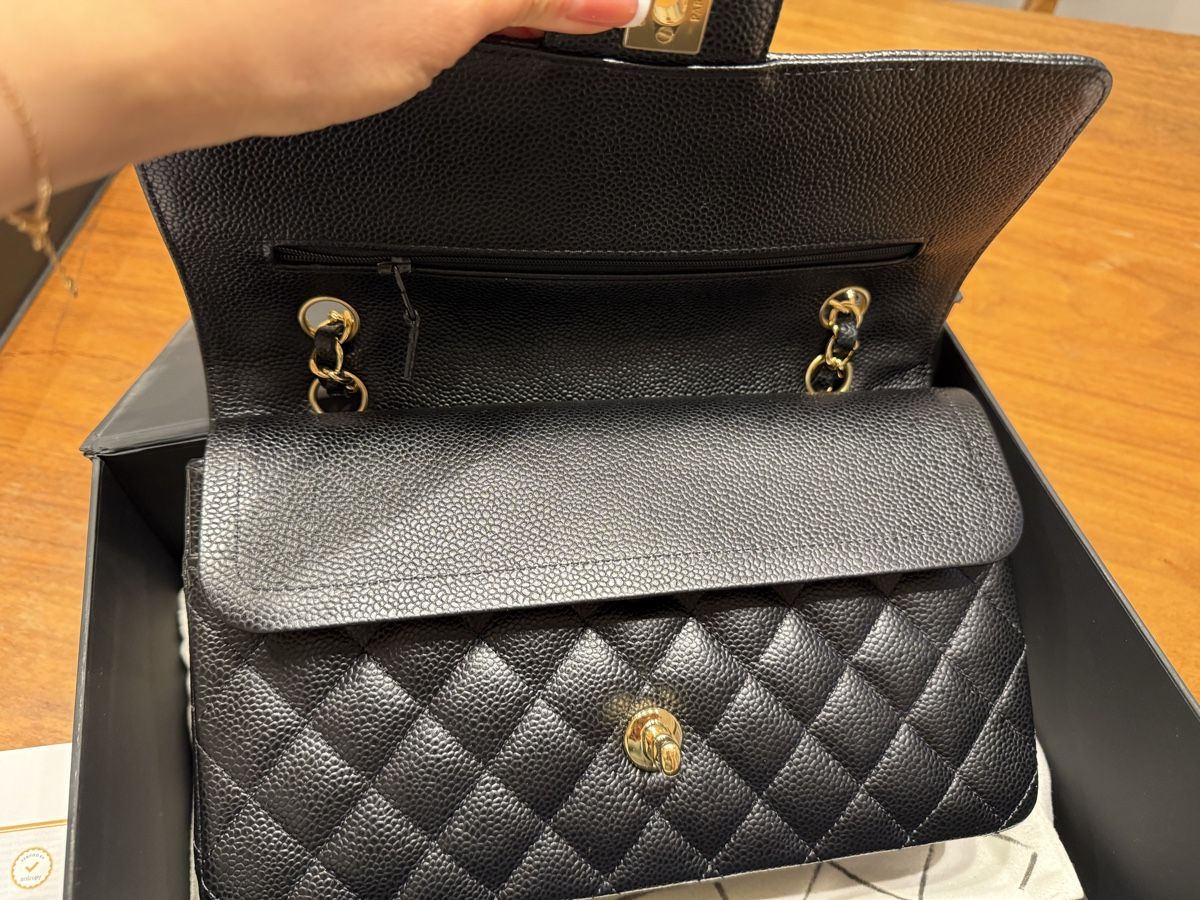 Chanel Borse da donna: Sac Chanel classique taille médium. – Usato da Chêne-Bourg venduto da luy_hk5b 1