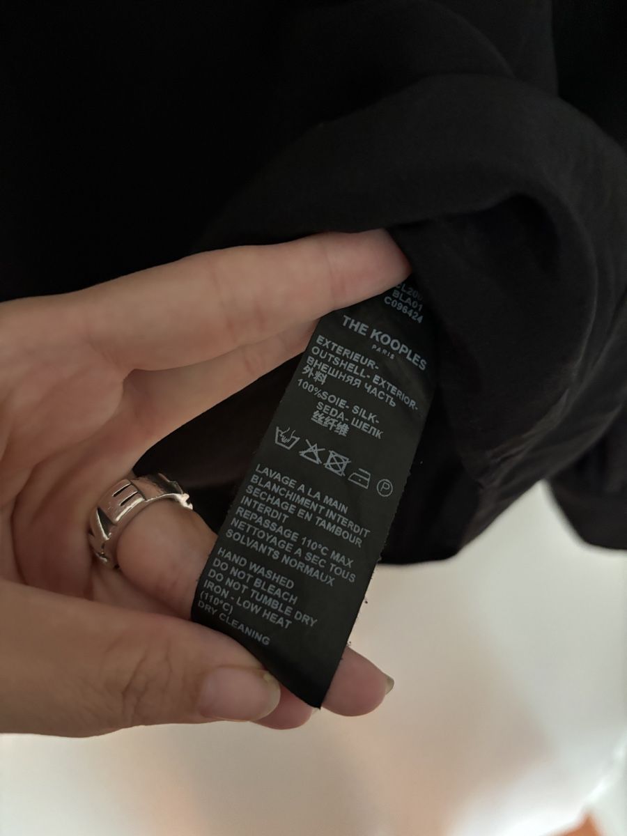 Kooples Blusen: Seidenbluse The Kooples Vintage Rock Chic – Gebraucht aus Horgen von User8810 2