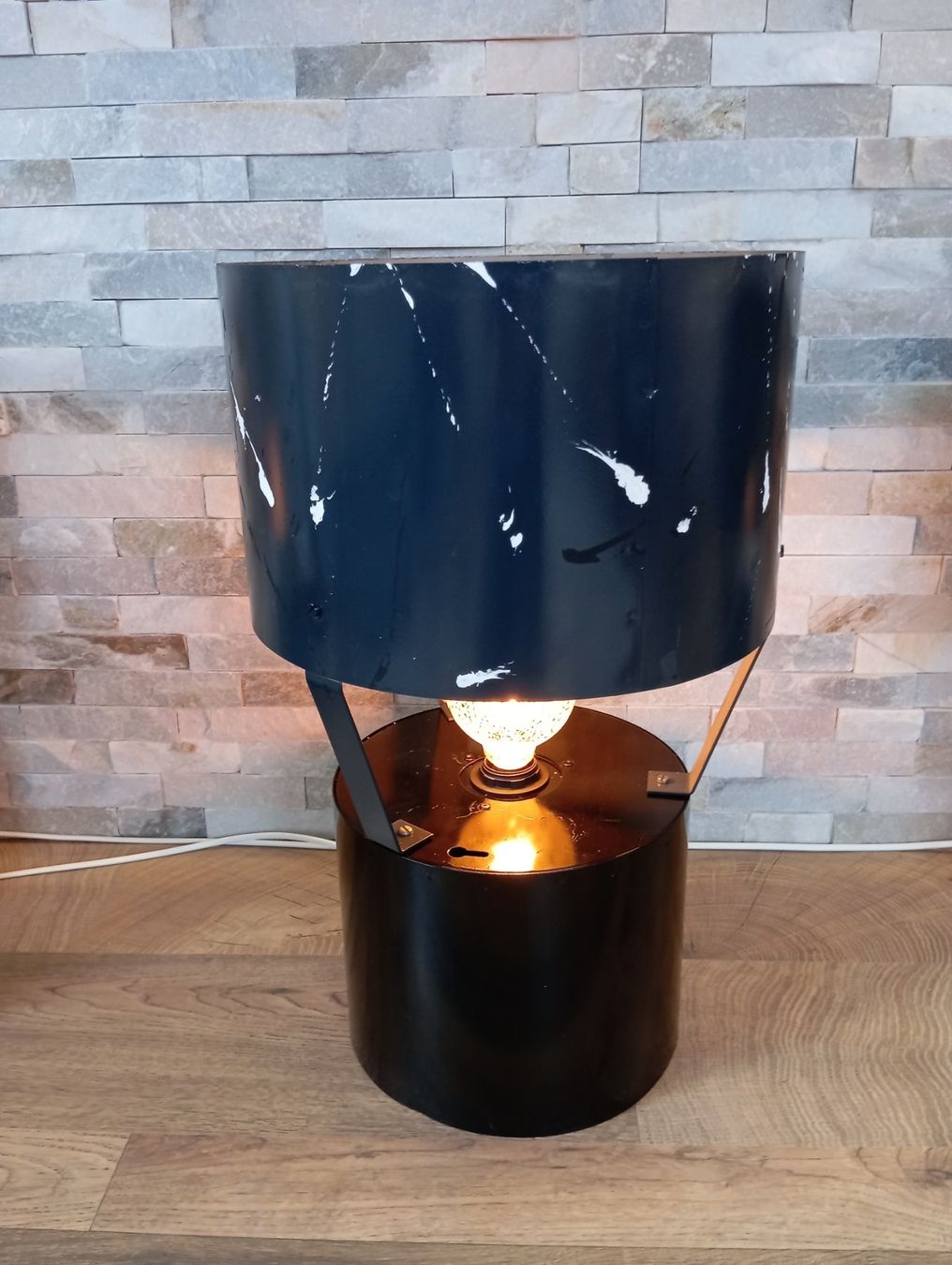 Lampade: ****Fabrik Industrie Stehlampe**** – Usato da Giswil venduto da Zumdesign