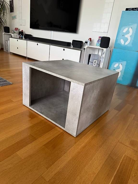Tables de nuit: Nachttisch 2x           – D'occasion à Ostermundigen par skulls_13
