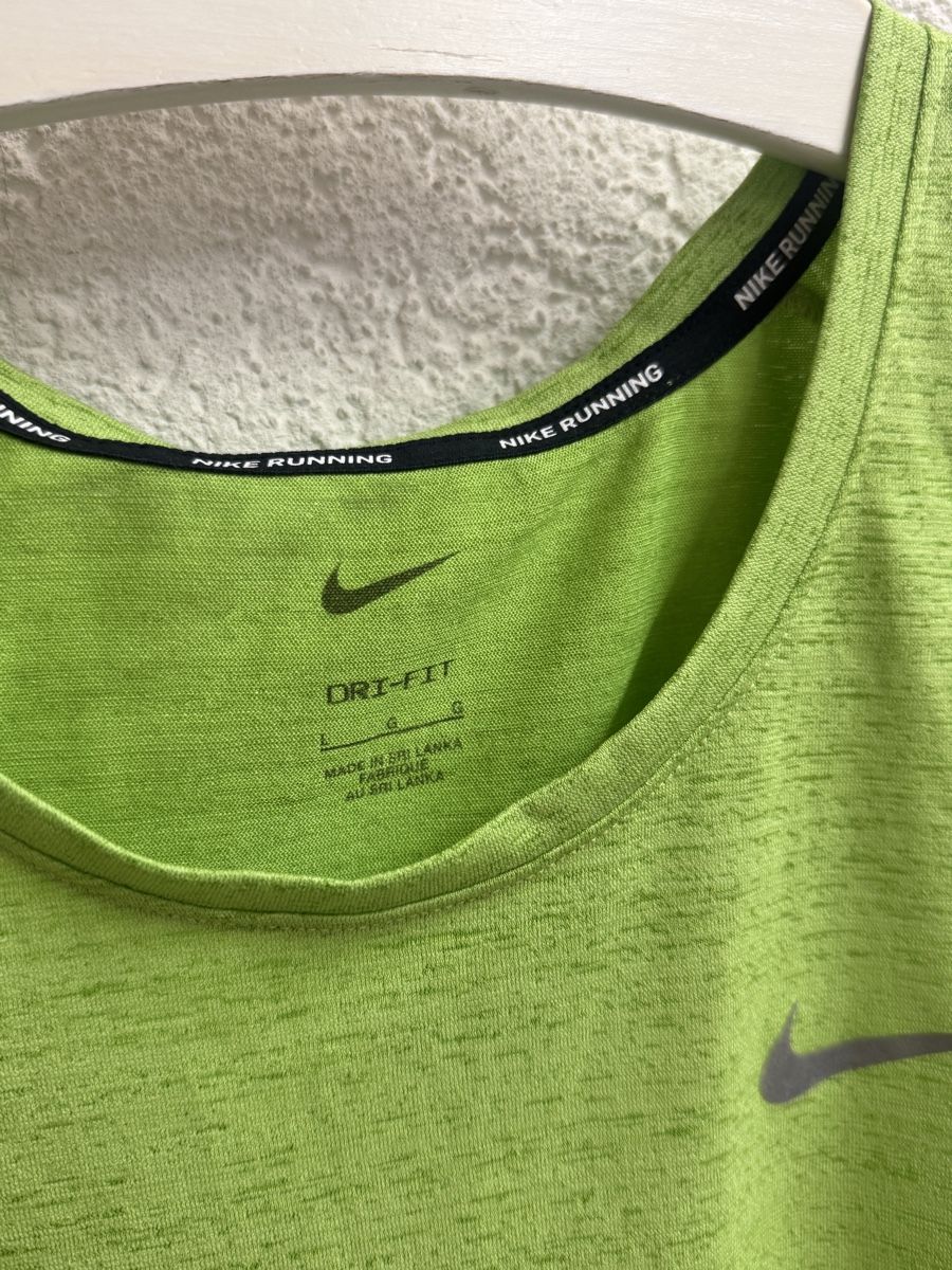 Nike T-Shirts: Nike Tanktop Size L – Gebraucht aus Biel/Bienne von lichterhoh 1