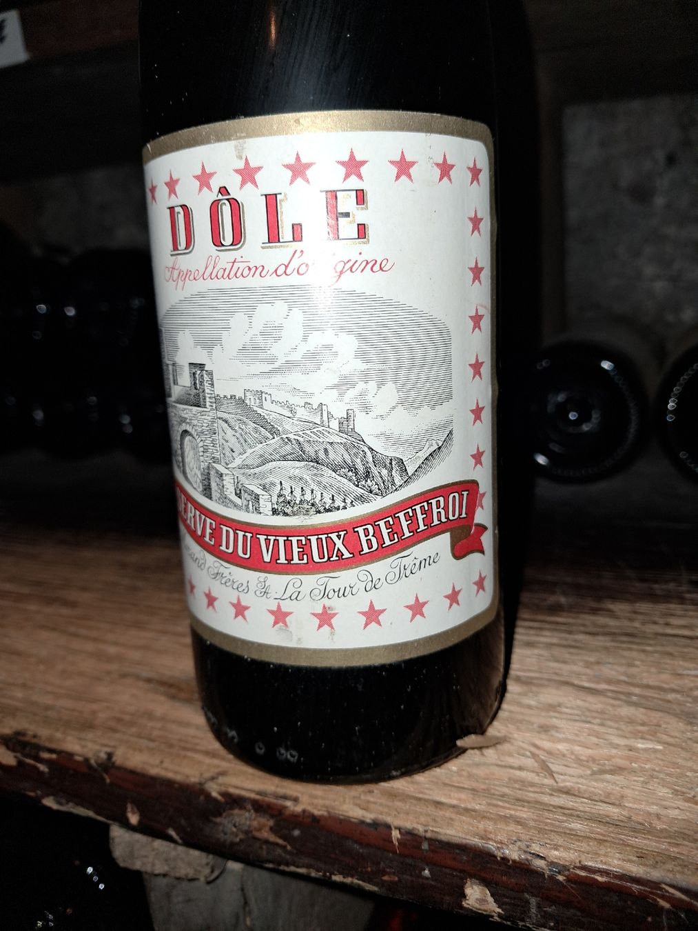 Vino: Dole reserve du vieux  beffroi – Nuovo e nell'imballaggio originale da Le locle venduto da juliensaran 2