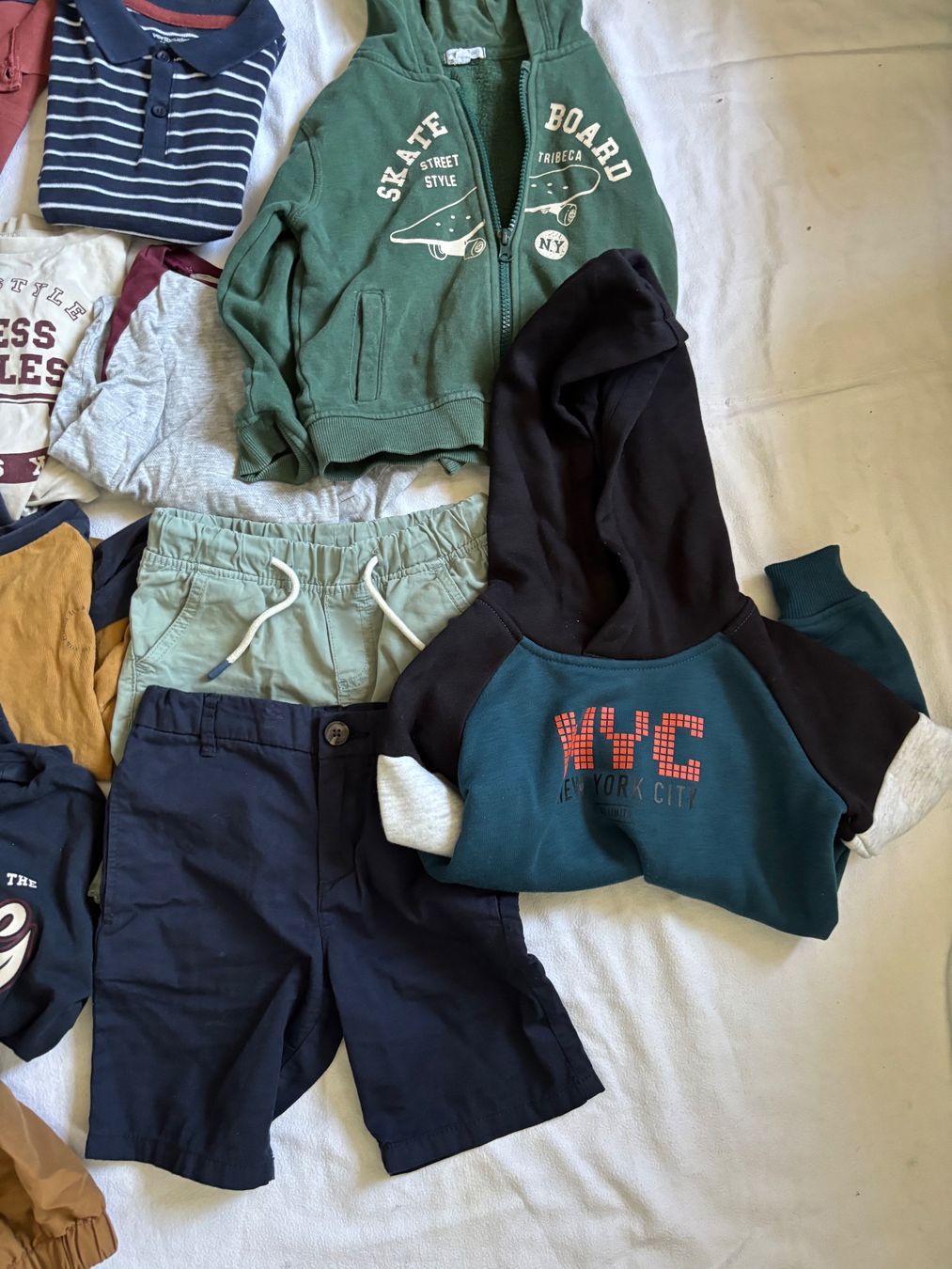 Lotti & Set di vestiti: Junge Buben Boy Kleiderpaket Grösse 104 - 18 Stück – Usato da Mülligen venduto da atwag 4