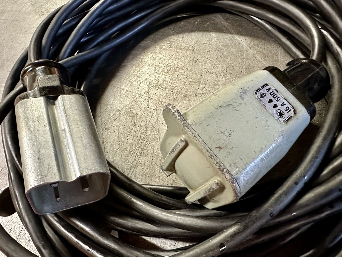 Kabel: Kabel, Stecker, Elektro, Starkstrom, Industrie – Gebraucht aus Meggen von deanstreet 1