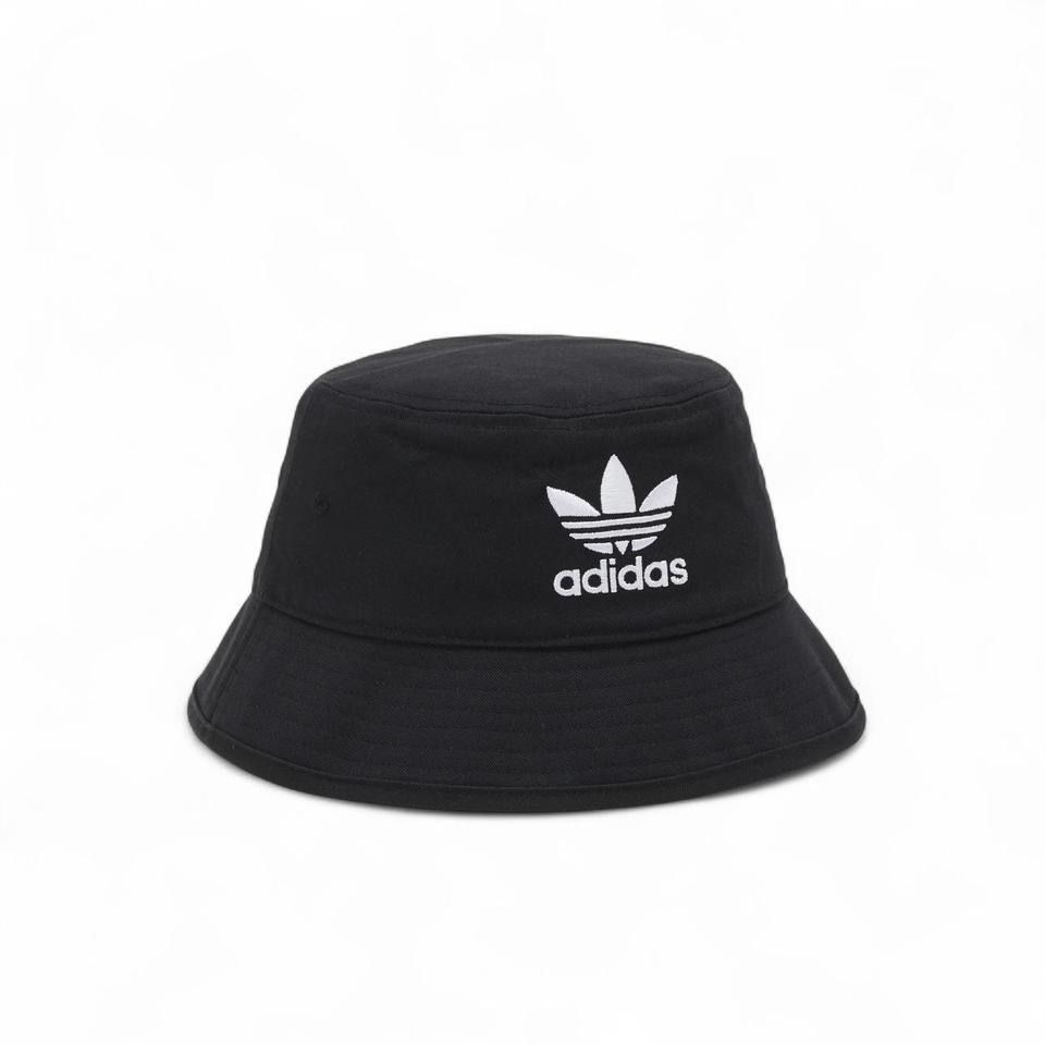 Adidas Copricapi, berretti & cappellini: black unisex Adidas bucket hat – Usato da Winterthur venduto da hachiscutecloset