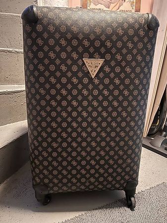 Guess Trolley, Hartschale