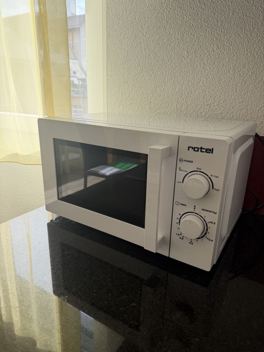 Rotel Appareils de cuisine: Mikrowelle Rotel weiss – D'occasion à Brittnau par KimZinniker 1