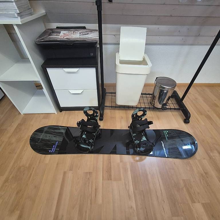 Boards: Neues Snowboard – D'occasion à Ottikon (Gossau ZH) par zbi_c7s2 2