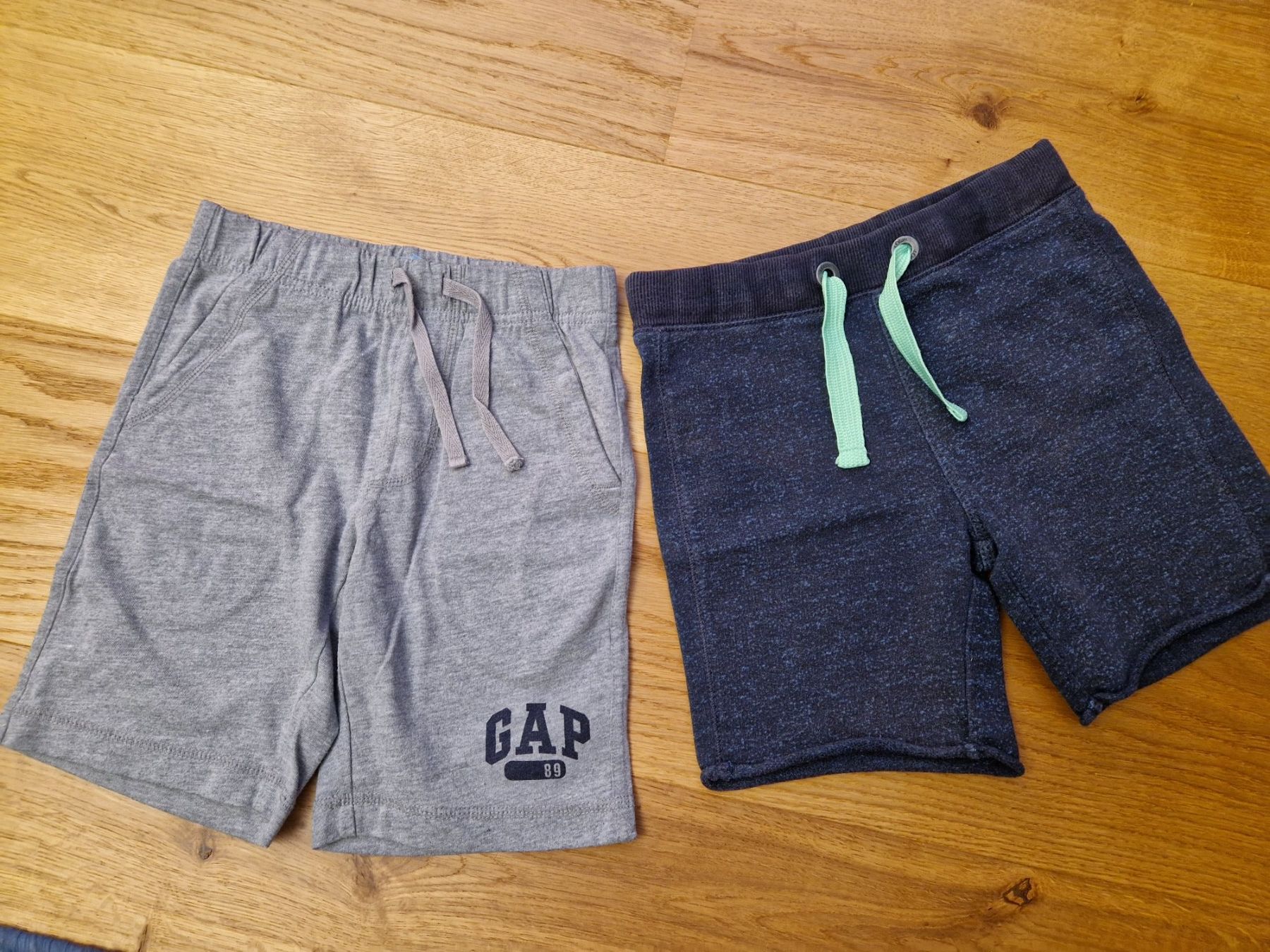 Hosen: Kurze Shorts Gr. 110 – Gebraucht aus Davos-Dorf von Bpelikan