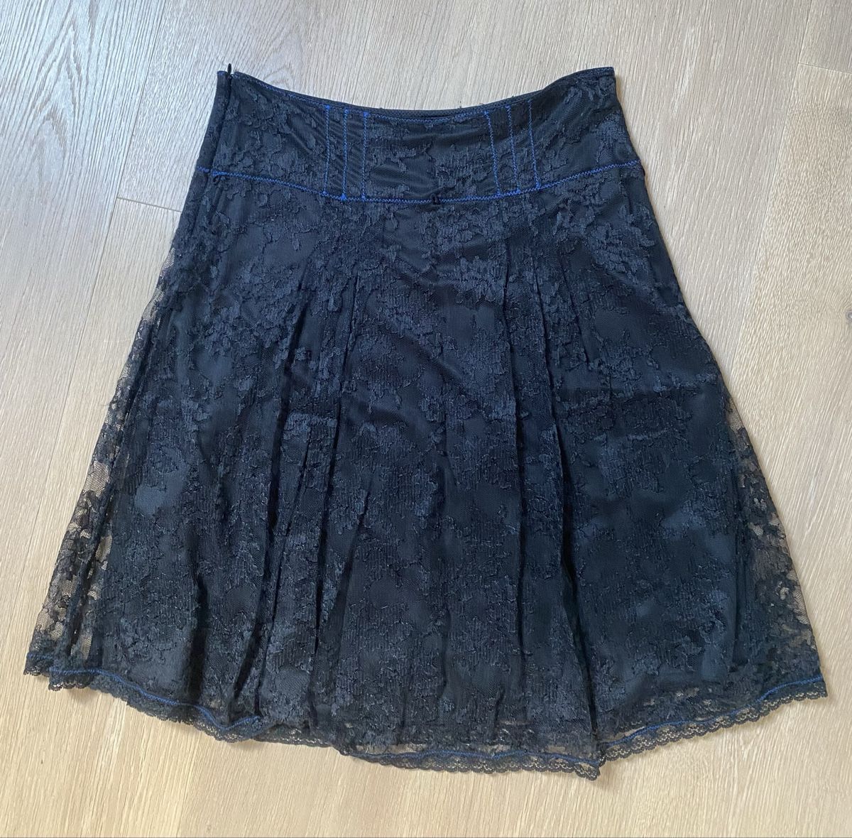 Massimo Dutti Gonne: Neuwertiger schwarzer Spitzenrock Marke Massimo Dutti Gr. 38 – Usato da Winkel venduto da Flyhy2020 3