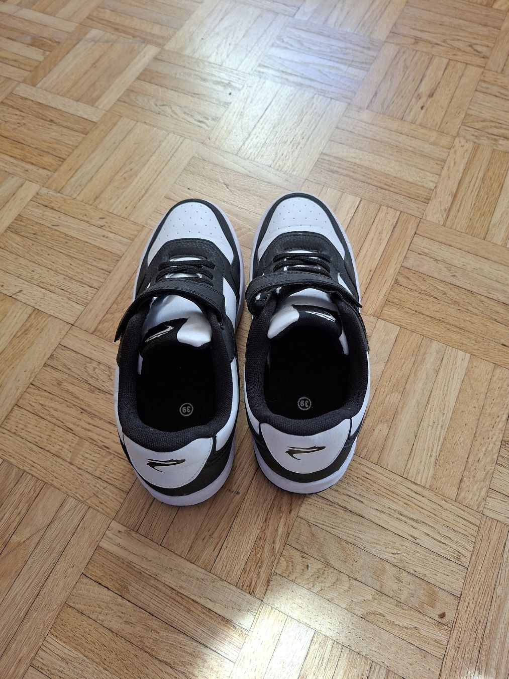 Victory Scarpe per ragazzi: Sneakers Victory taille 39 – Nuovo (secondo la descrizione) da Gumefens venduto da izalala 1