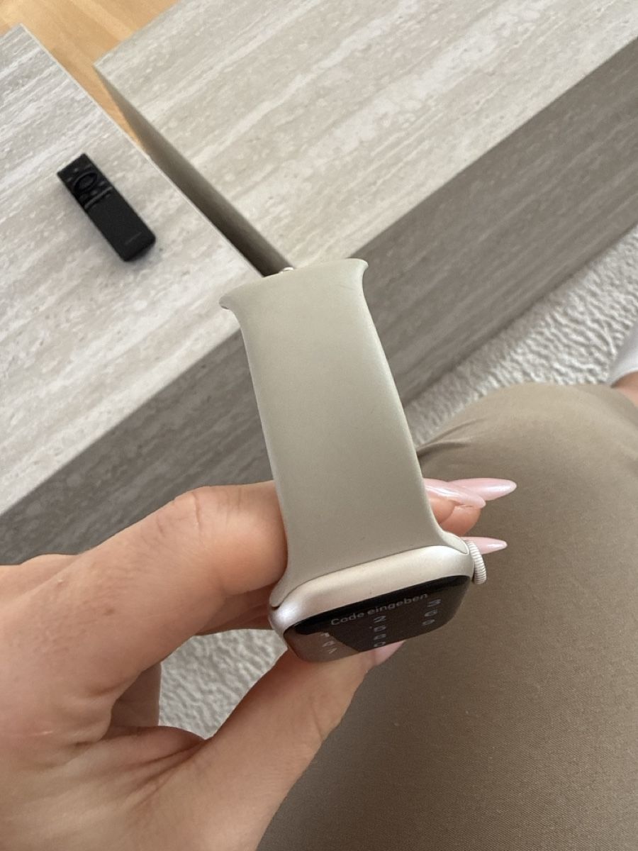 Apple Smartwatch: Apple Watch Series 9 41mm – Usato da Zug venduto da jennifer.xo 3