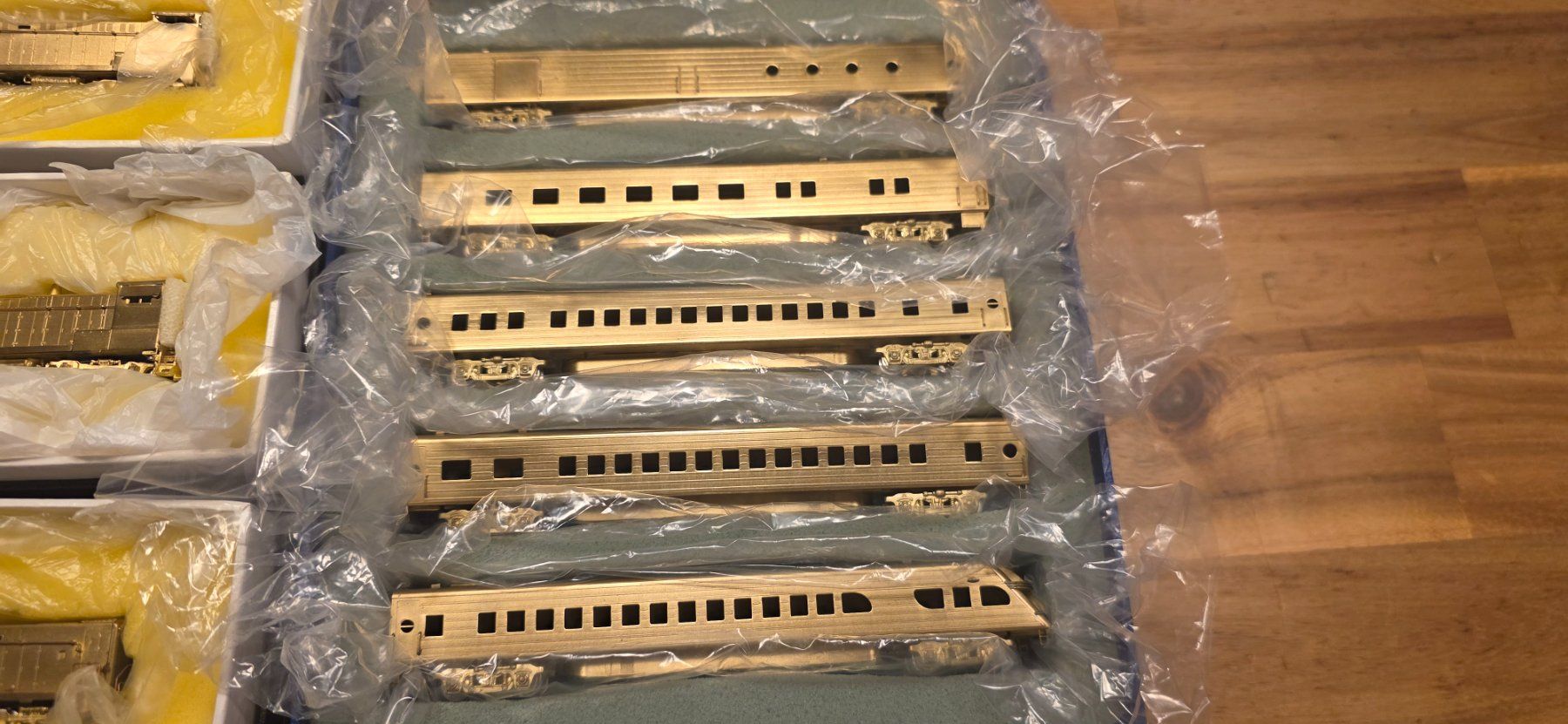 Modellini di ferrovie: Spur N messing sammlung lokomotiven/wagen – Usato da Hochfelden venduto da Danizh0 1