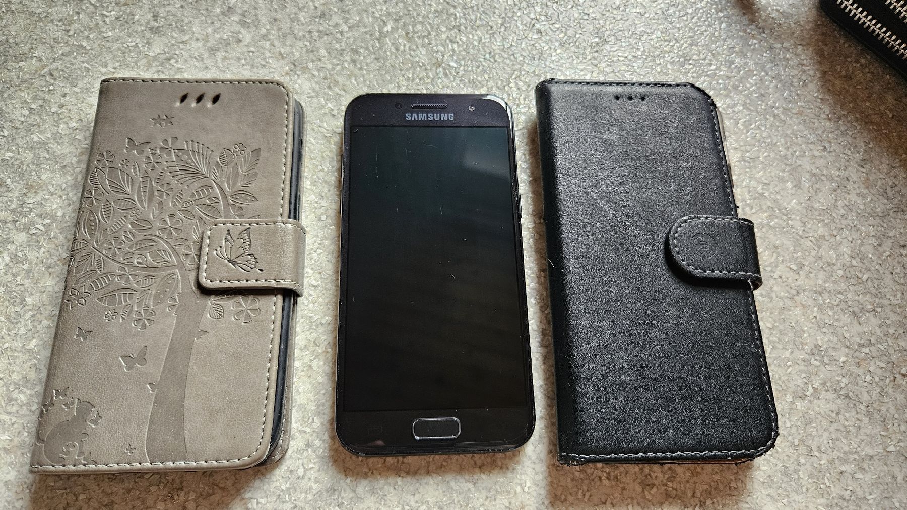 Samsung Telefoni cellulari / Smartphones: Samsung Galaxy A3 2017, Schwarz – Usato da Lyss venduto da Janine_z23