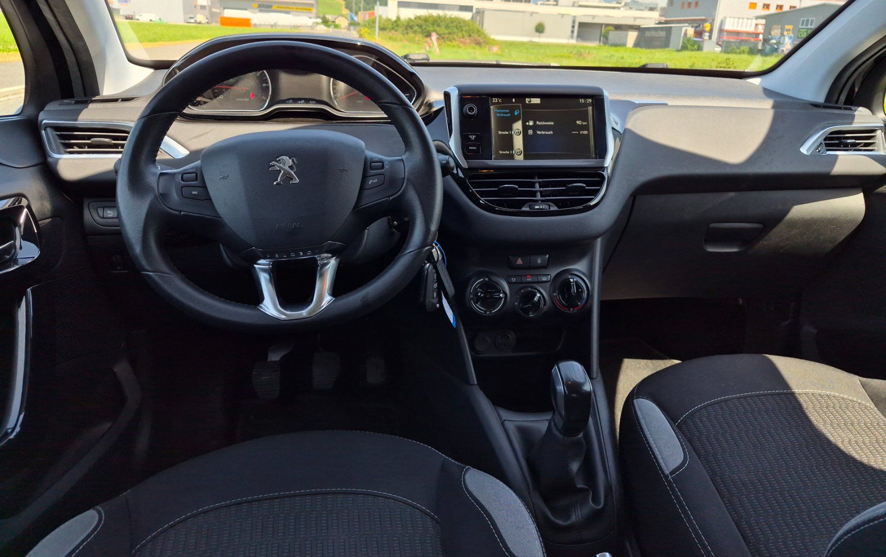 Peugeot Automobili: Peugeot 208 1.2 VTi Style – Usato da Freienbach venduto da fuska82 5