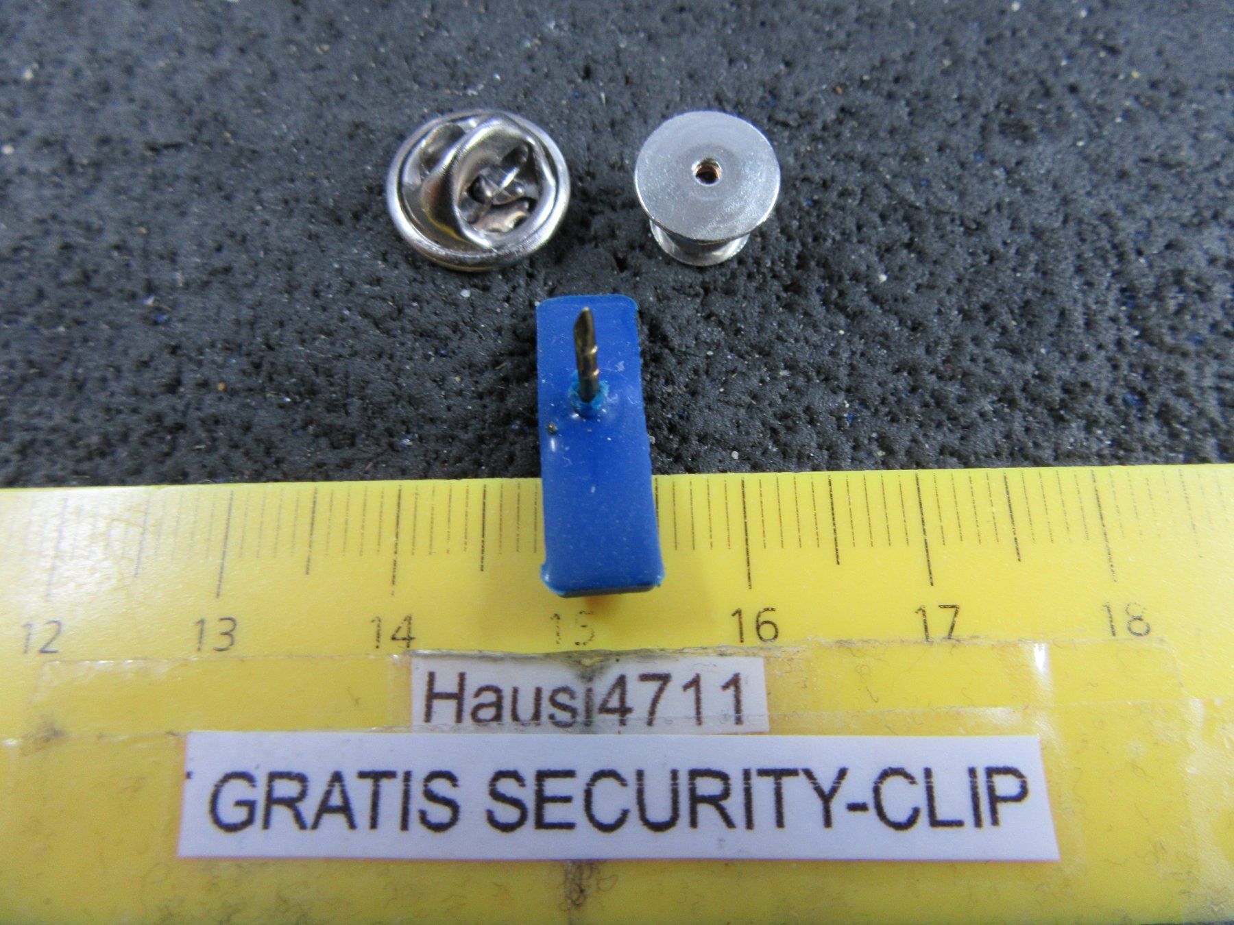 Plaquettes & Badges: MAZDA 5 AUTO LOGO RUBBER AUTO PIN MIT SECURITY-CLIP – D'occasion à Ettingen par Hausi4711 1