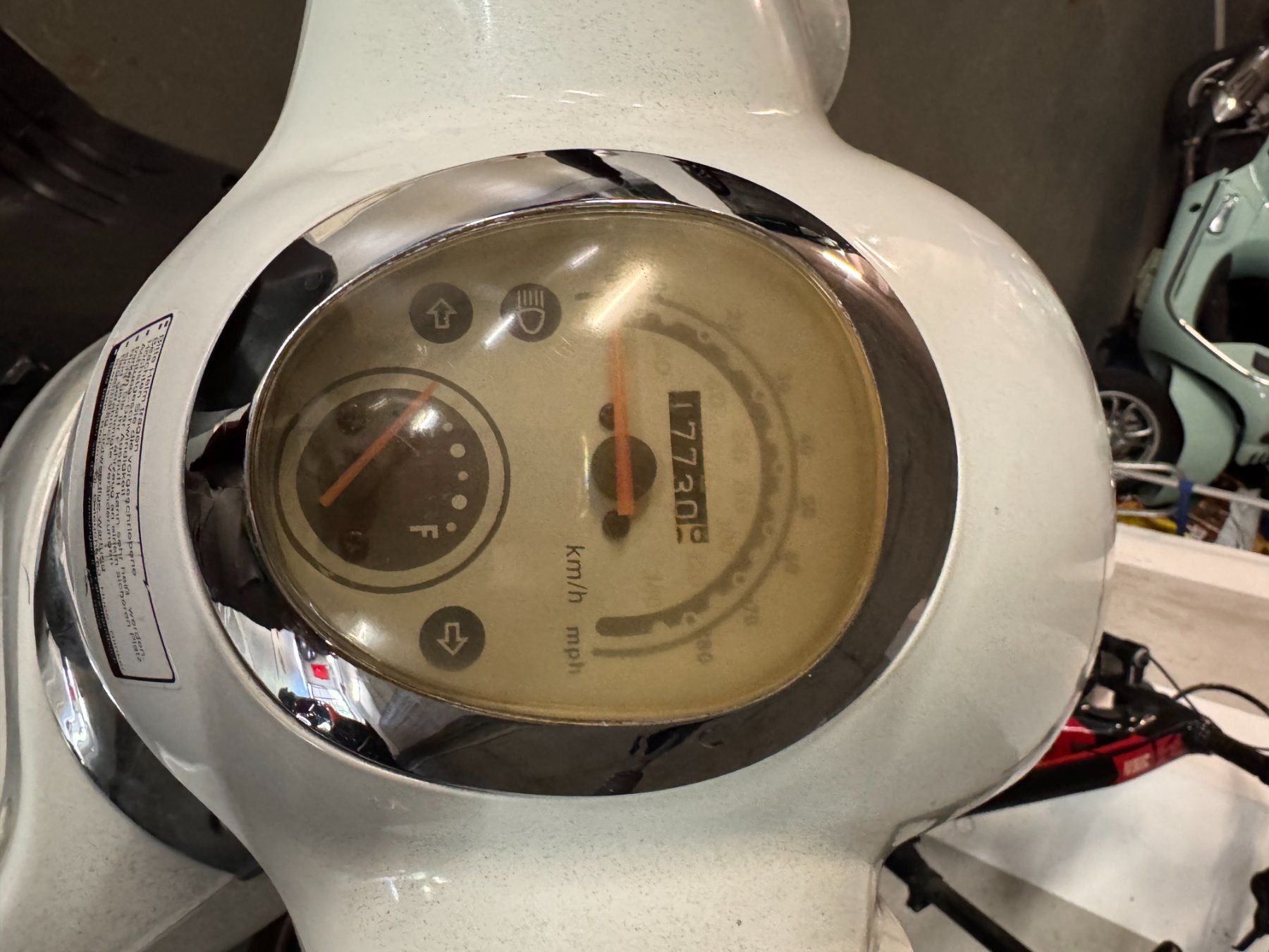 Daelim Scooter: Scooter 125 blanc usagé, idéal pour export/bricoleur – Usato da Lausanne venduto da and_tn9n 3