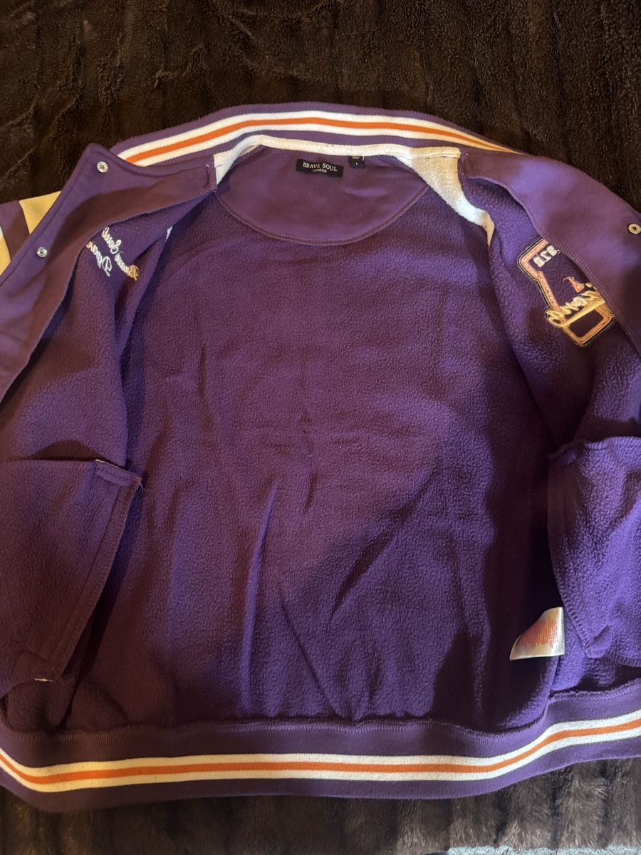 Jacken: Veste universitaire violet blanc taille L – Gebraucht aus Cressier FR von per_95ld 3
