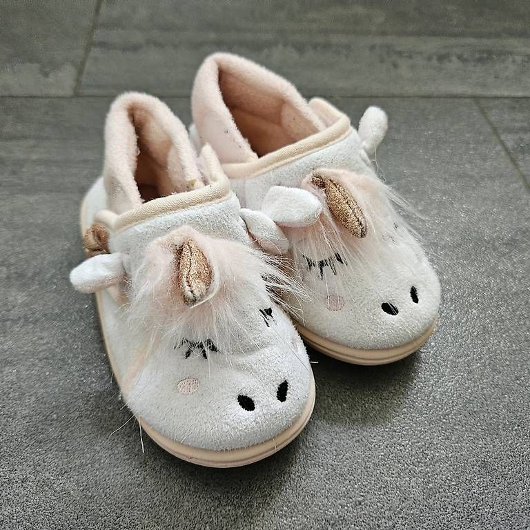 Scarpe per ragazze: Einhorn Schuhe Grösse 22 – Usato da Rotkreuz venduto da Kaffitanteli