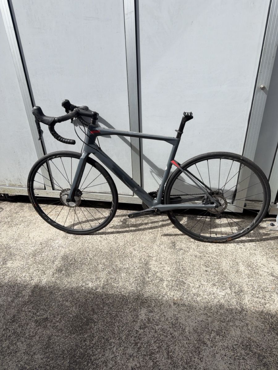 BMC Velos: BMC Roadmachine cadre cassé  – Defekt aus Chavannes de Bogis von yan_cz2h 3