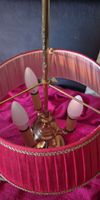 Lampe vintage abat-jour fuchsia avec détails dorés, occasion