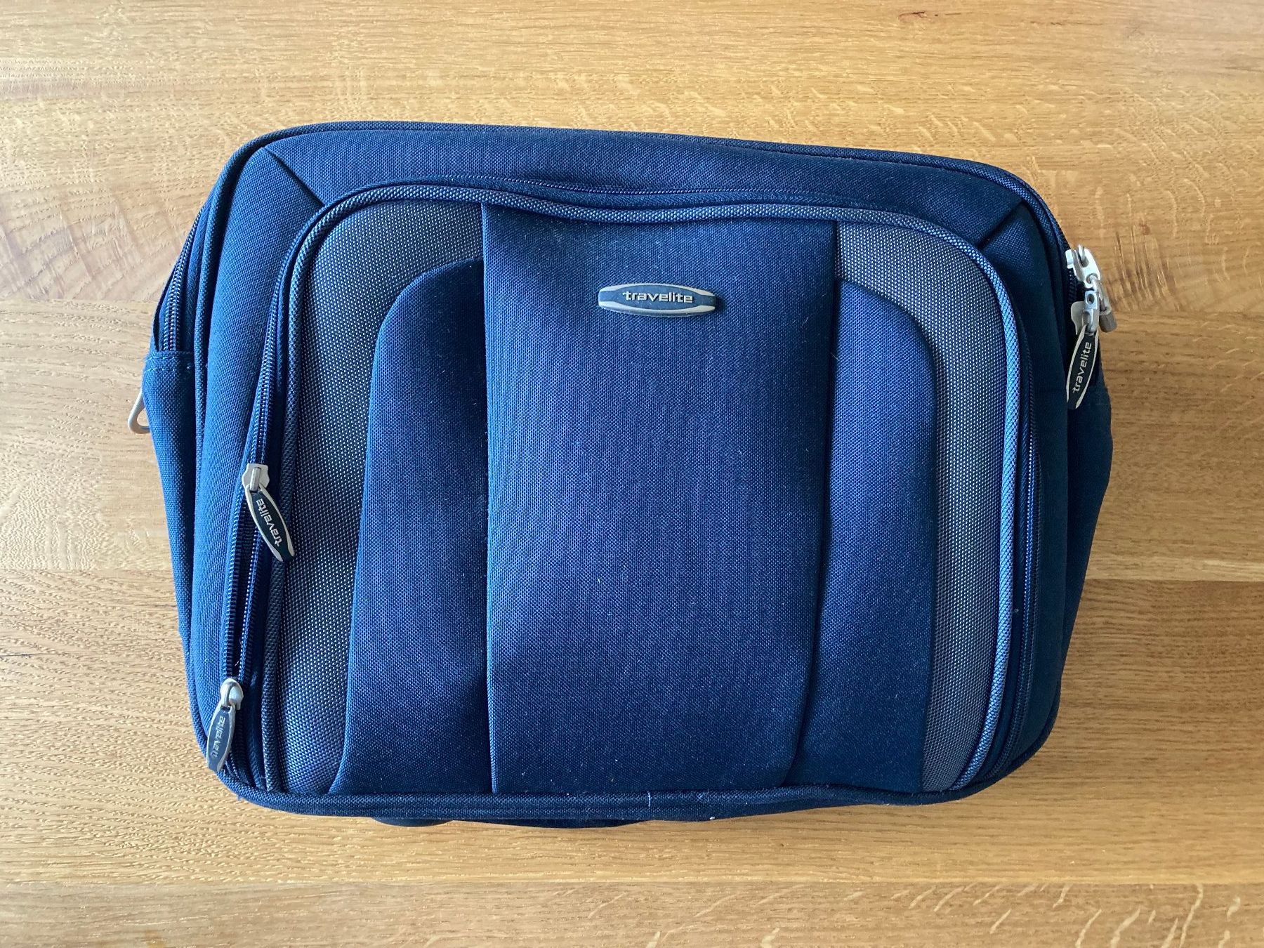 Borse: Reisetasche Laptop CAPRI  - Farbe Marine – Usato da Stäfa venduto da koopjesnu