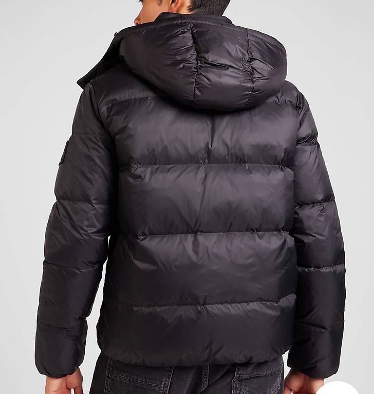 Calvin Klein Giacche: CALVIN KLEIN JEANS Jacke 'Essentials' , Winterjacke – Usato da Neuenkirch venduto da jo_erni 2