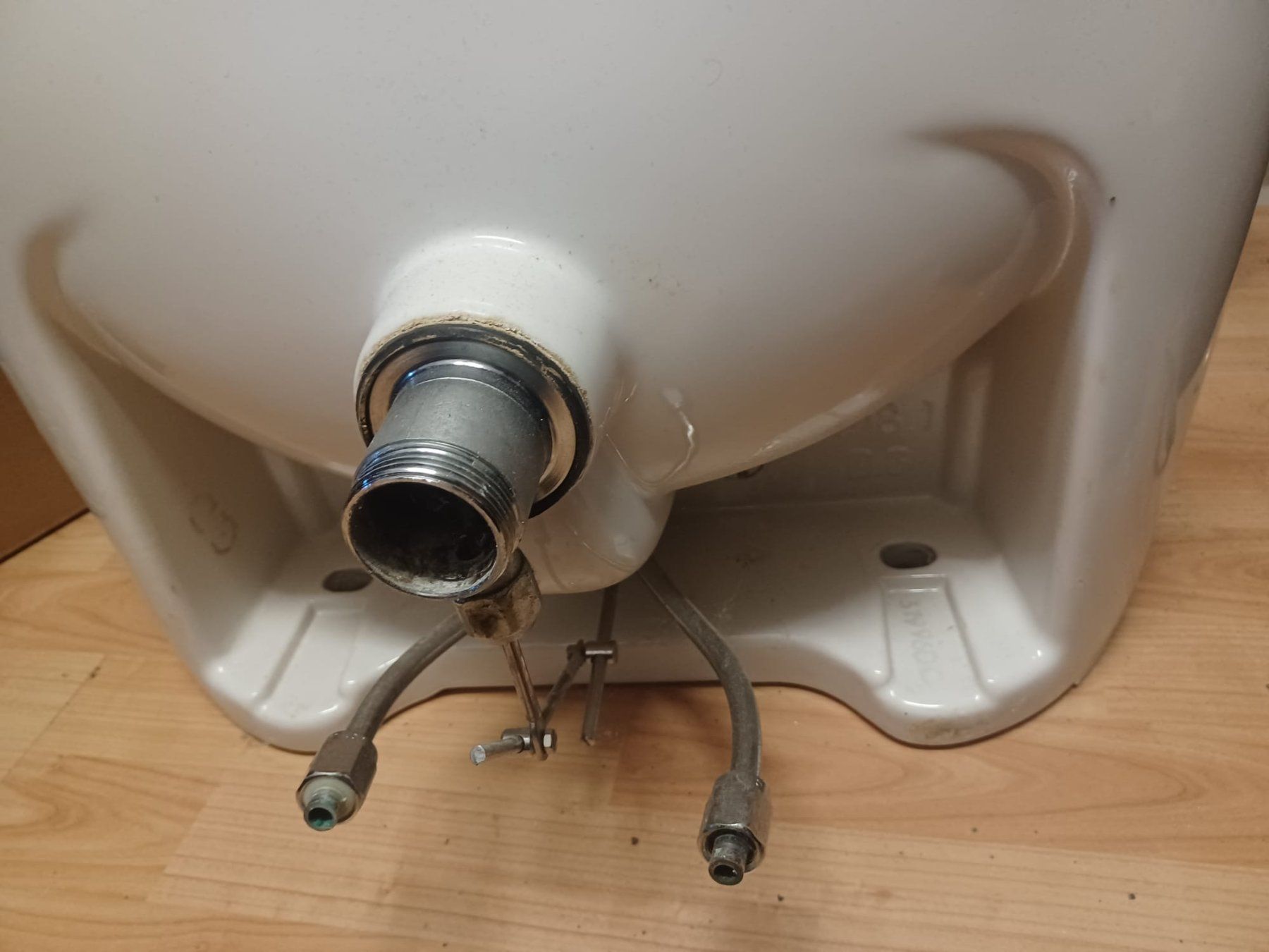 Lavabi & lavandini: Lavabo mit Wasserhahn – Usato da Veltheim AG venduto da Mar_5g9r 1